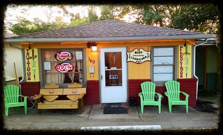 BodyLanguage.Tattoos.Piercings